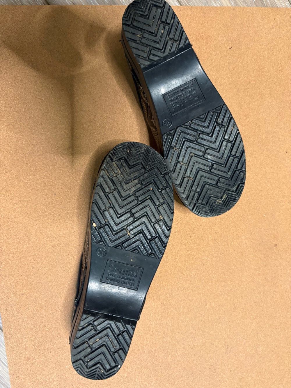 Sanita Silver Leaf Black Clogs